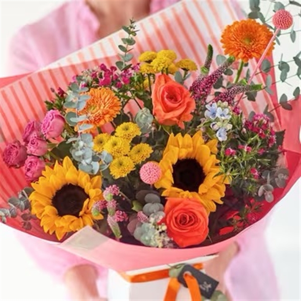 SUMMER RADIENCE TRENDING BOUQUET